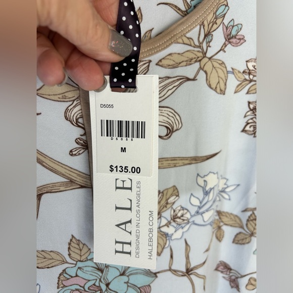 Woman’s Pajama Night Shirt Size Medium Colorful Light Blue Floral Khaki Trim New - Picture 5 of 10